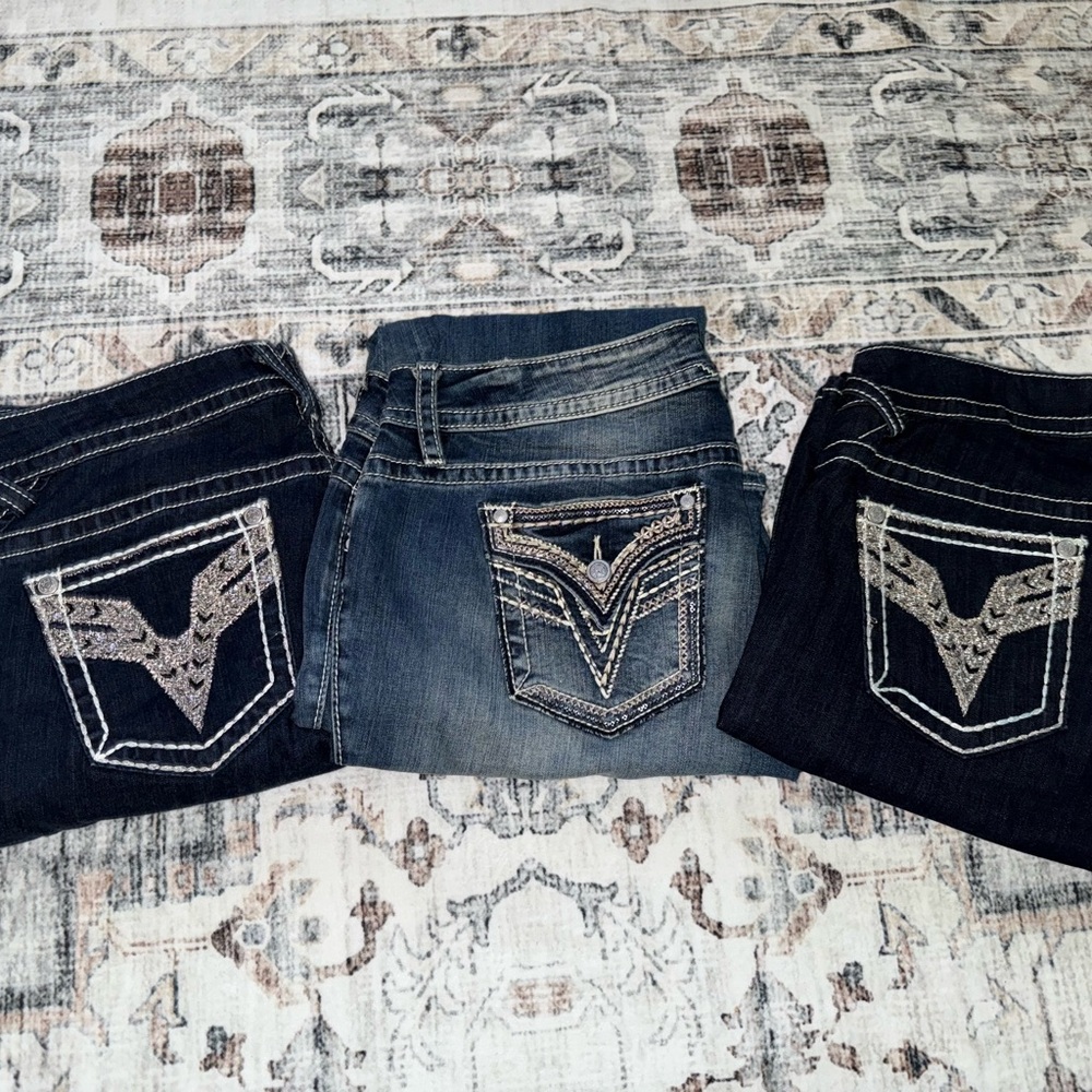 Women's Vigoss Blue Jeans with Embroidered Pockets